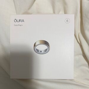 Oura Ring 4 - Gold Size 6